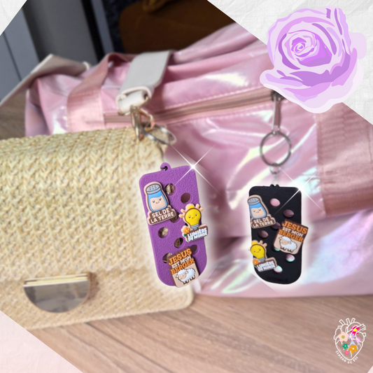 Lot porte-clef et 3 pins exclusif